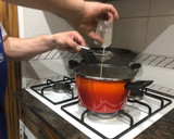 Foto del paso 5 de la receta: Caldillo o sopa de espárragos con huevo poche y crujiente de jamón