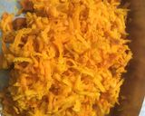 A picture of step 2 of Lili Haldal nu sakorKacchi haldi ki sabhi.