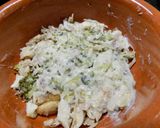 Foto del paso 7 de la receta: Cazuelita de pollo, brócoli y salsa blanca (primeras comidas que me hizo mamá)