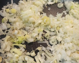 Foto del paso 1 de la receta: Tacos de pavo con acelgas y salsa de soja 🍛