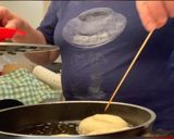 Foto del passaggio 5 della ricetta Ciambelle morbide e golose (Fatti fritti)