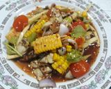 รูปขั้นตอนการทำที่ 2 ของ ยำมะม่วงข้าวโพดหอยนางรมไข่แดงเค็ม