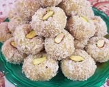 A picture of step 4 of Coconut barfi.