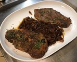 Une image de l'étape 11 de Côtes de porc au paprika et fondue d'oignons rouges.