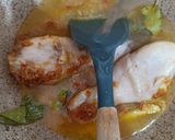 Foto langkah ke 3 dari resep Ayam Tahu Telur Masak Santan Pedas.