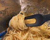 Une image de l'étape 2 de Tourbillon de Spaghetti à l'ail et parmesan.