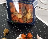 A picture of step 1 of Trottole Pasta Skewers.