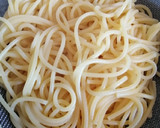 Foto del paso 8 de la receta: Spaghetti con anchoas y aceitunas negras