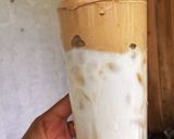 Hình bước làm 3 của món Cà phê bọt biển (Dalgona coffee)
