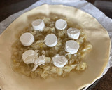 Foto del paso 4 de la receta: Galette de queso de cabra, setas y cebolla caramelizada