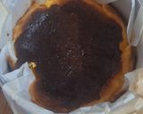 Foto langkah ke 4 dari resep Basque Burnt Cheesecake.