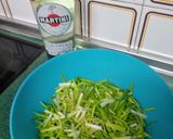 Foto del paso 1 de la receta: Ajos tiernos al Martini blanco 😋👌