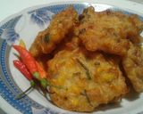 Foto langkah ke 4 dari resep Bakwan Jagung Bumbu Sederhana.