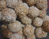 তিলের নাড়ু(teeler naru recipe in Bengali) রেসিপির ধাপ 4 ছবি
