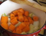 Foto del paso 2 de la receta: Crema otoñal de calabaza y zanahorias con almendras