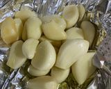 Gambar langkah 1 resipi Homemade garlic butter.