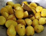 স্পাইসি দম আলু (spicy dum aloo recipe in bengali) রেসিপির ধাপ 2 ছবি