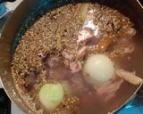 A picture of step 1 of Yakhni soup (chicken or meat stock).