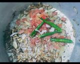 A picture of step 5 of Matar pulao.