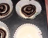 A picture of step 7 of Leopard Shiffon Cupcakes.