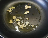 Foto del paso 2 de la receta: Salteado de judías verdes, champiñones, zanahoria y jamón