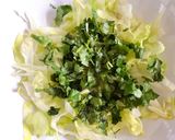 Hình bước làm 1 của món 🌱 Salad Xoài Ngò (Raw Vegan)