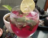 A picture of step 5 of Rose mojito.