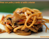 Foto del paso 2 de la receta: Tallarines con pollo y cerdo al estilo asiático