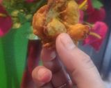 आलू और प्याज़ की पकौड़ी (aloo aur pyaz ki pakodi recipe in Hindi) रेसिपी चरण 5 फोटो
