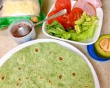 Hình bước làm 1 của món Tortilla cuộn nướng giòn