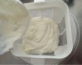 A picture of step 1 of Cream Cheese Cup with Blackberry and Mulberry.