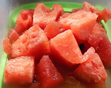 Foto del paso 1 de la receta: Licuado rojo pasion (sandía, frutillas y granadina)