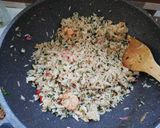 Gambar langkah 5 resipi Nasi Goreng Ulam.