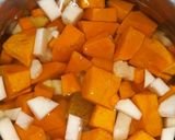 Nagydobosi sütőtök krémleves recept fázis 2 fotója