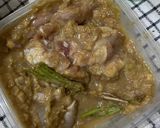 Foto langkah ke 2 dari resep Ayam Goreng Pandan.