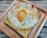 A picture of step 2 of Pork Floss and Fried Egg Sandwich.