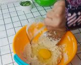 A picture of step 3 of Sotong (Otak-otak KW).
