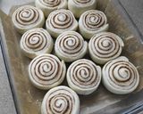 A picture of step 11 of Cinnamon rolls.