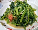 Foto langkah ke 1 dari resep Tumis kangkung ala pelangi.