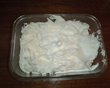 Foto del paso 1 de la receta: Helado de crema, toffee y merenguitos