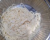 A picture of step 1 of Baked vegetable spaghetti with white sauce.