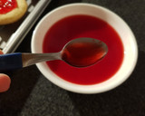 Foto del paso 7 de la receta: Galletitas con jalea de frutillas sin manteca