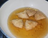 A picture of step 15 of Aaloo ke Samosay.