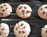A picture of step 3 of Vanilla chocochips cookies.