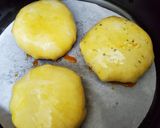 A picture of step 3 of Hong Kong-Style Easy Pepper Buns.