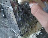 Foto del paso 2 de la receta: Pizza masa de coliflor con cerdo, piña, palmitos y queso