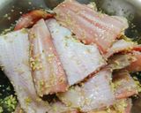 Hình bước làm 1 của món Cá lưỡi trâu muối sả