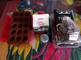 Bombones de chocolate relleno de fresas con crema
