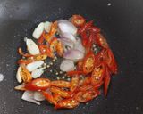 Foto langkah ke 2 dari resep Tumis pare kepah asin.