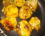 A picture of step 8 of Garlic fried tandoori veg momos.
